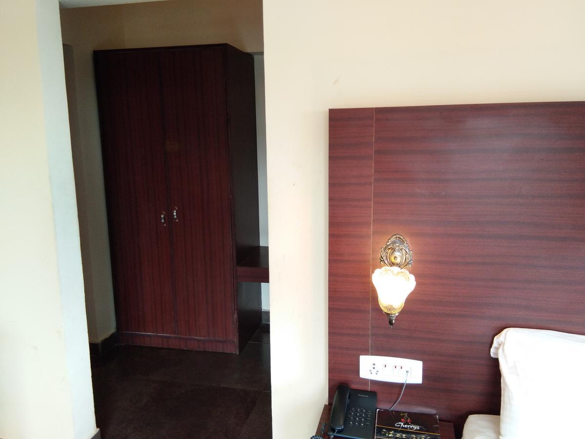 Berry Hills Resort Udagamandalam Exterior foto